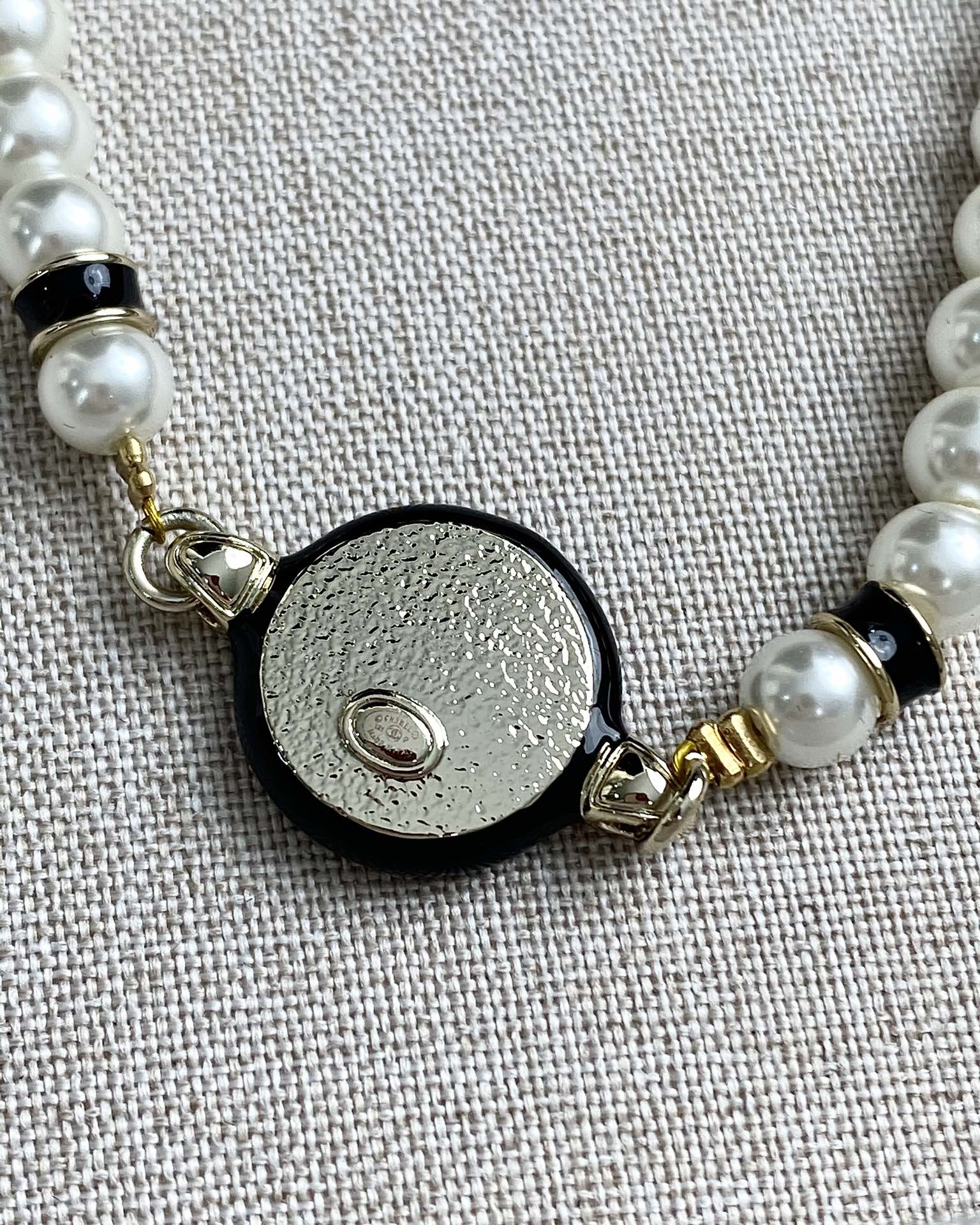 Chanel Black and White Round Charm Pearl Bracelet Necklace - Image 7
