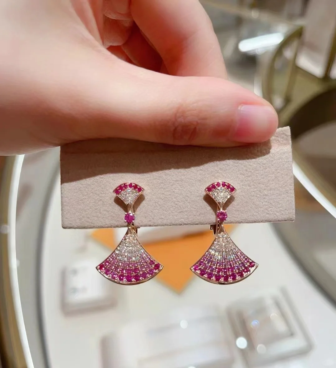 Bvlgari Divas' Dream Earrings - Full Diamond - Image 2