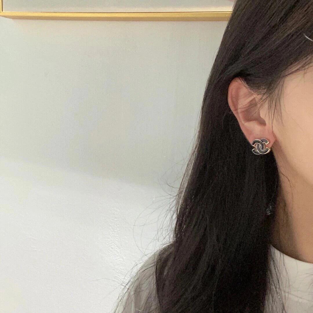 Chanel Pink Enamel CC Earrings - Image 11