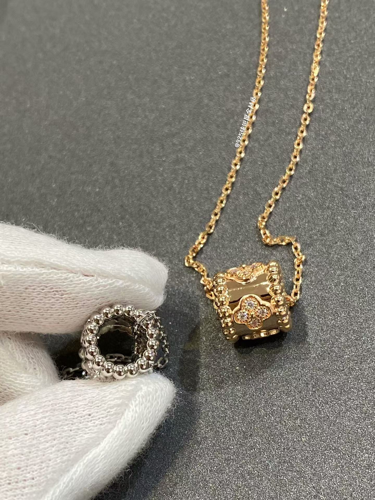 VCA Perlee Clovers Pendant Necklace - Image 7