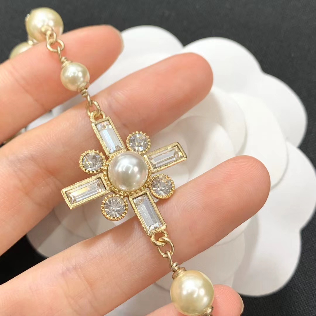 Chanel Luxury Prom Pearl Necklace - Image 3