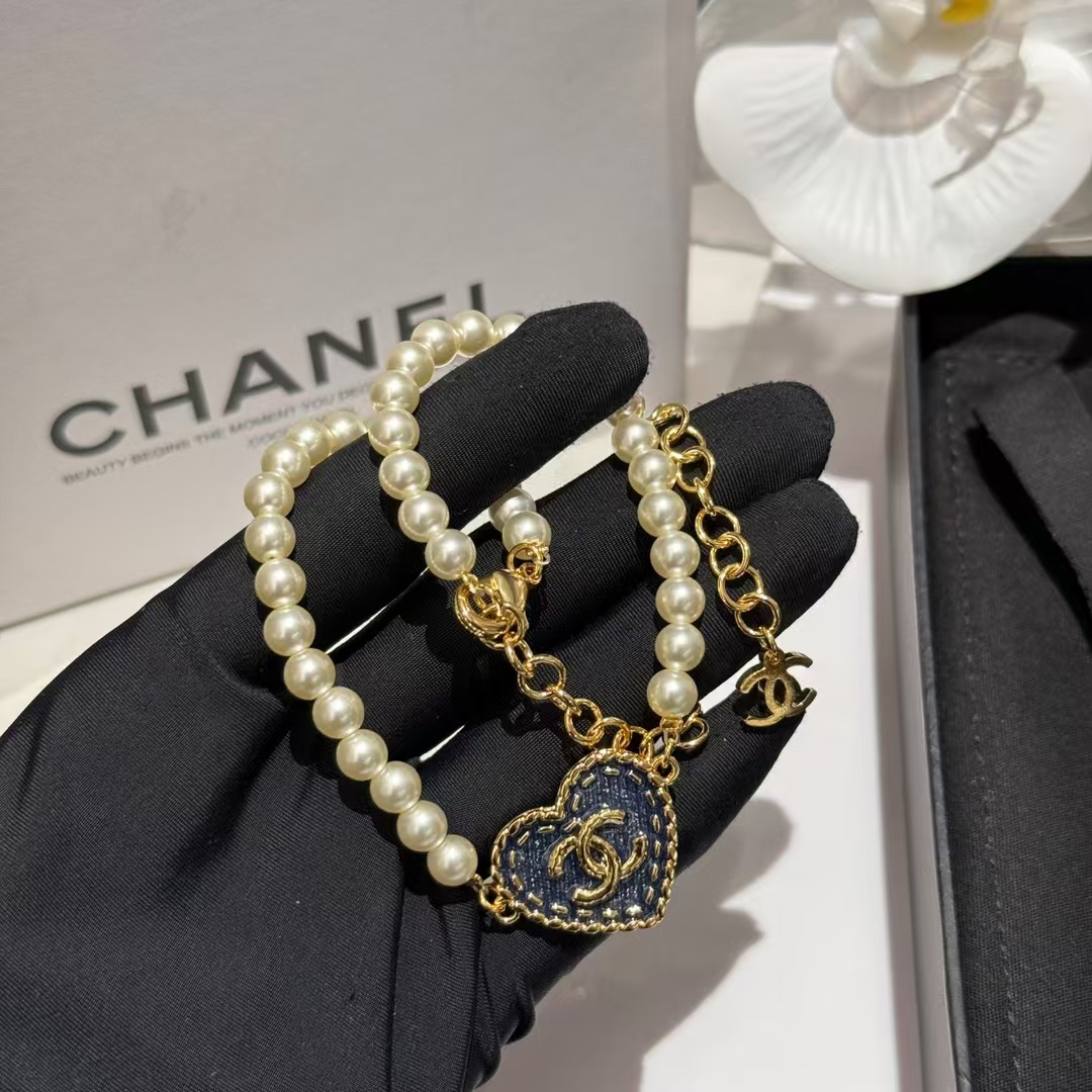 Chanel Denim Heart Pendant Pearl Choker Necklace - Image 4