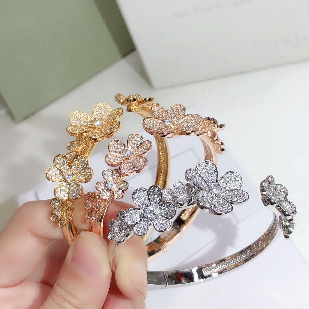 VCA Full Diamond Frivole 7 Flowers Bangle Bracelet
