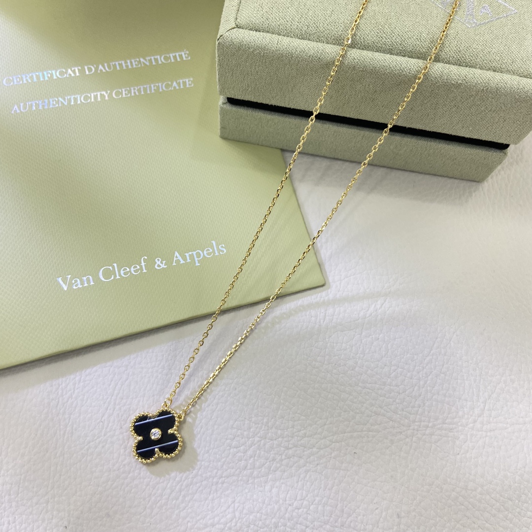 Newest VCA Stripe Black Chalcedony Vintage Alhambra Pendant Necklace - Image 4
