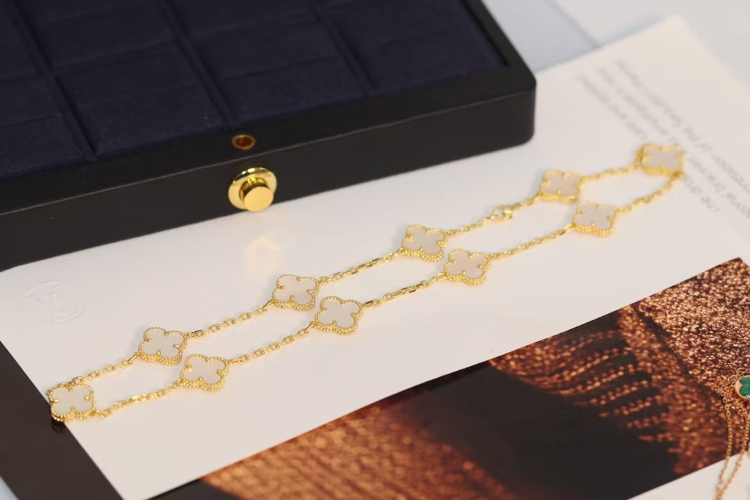 VCA Vintage Alhambra Necklace, 10 Motifs - Image 4