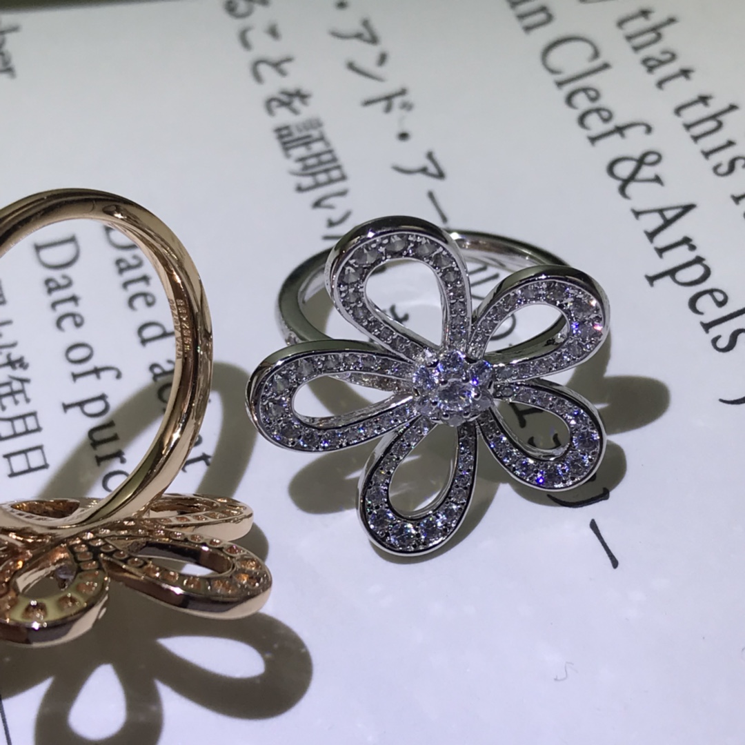 VCA Flowerlace Ring - Image 16