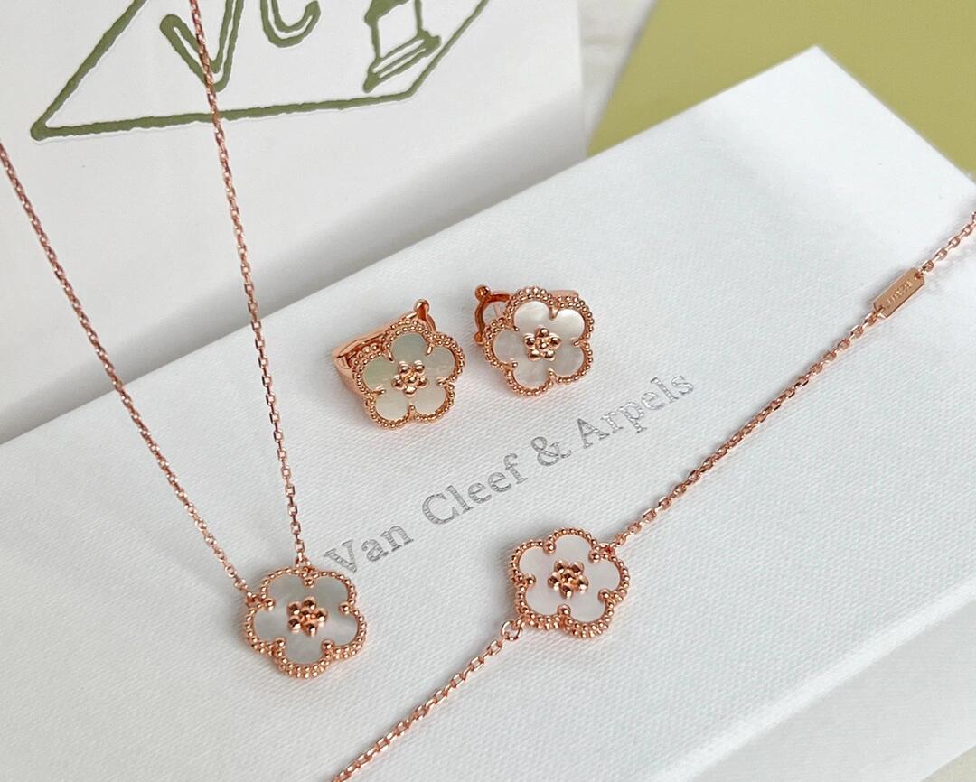 VCA Lucky Spring Earrings Bracelet Necklace