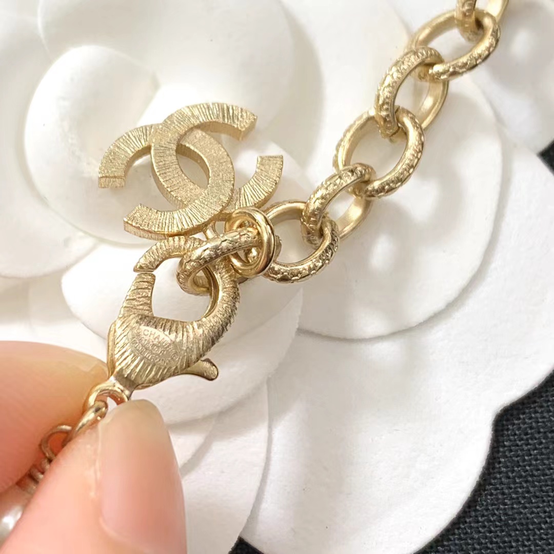 Chanel Luxury Prom Pearl Necklace - Image 4