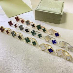 VCA Magic Alhambra Between the Finger Ring