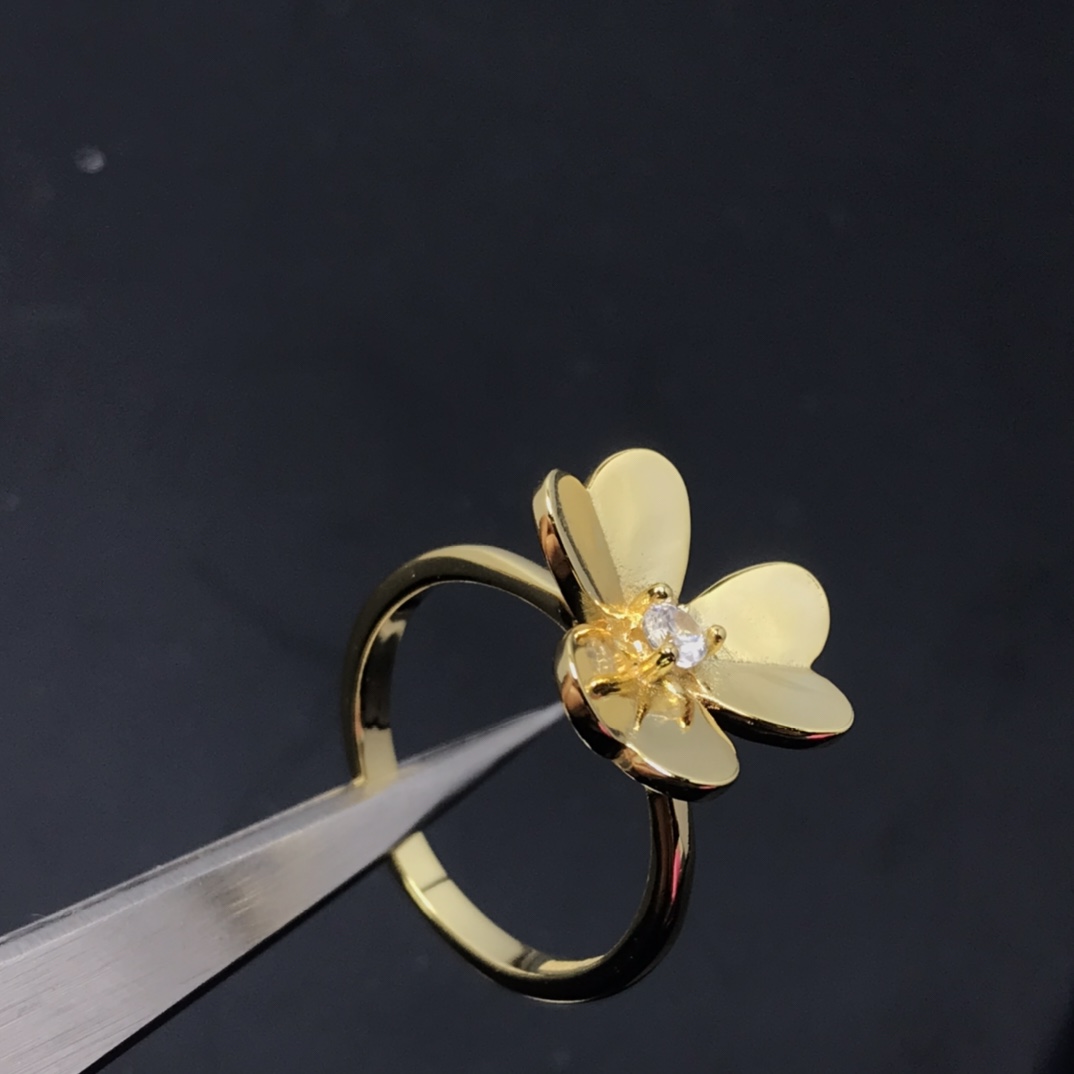 VCA 1 Motif Flower Frivole Ring - Image 2