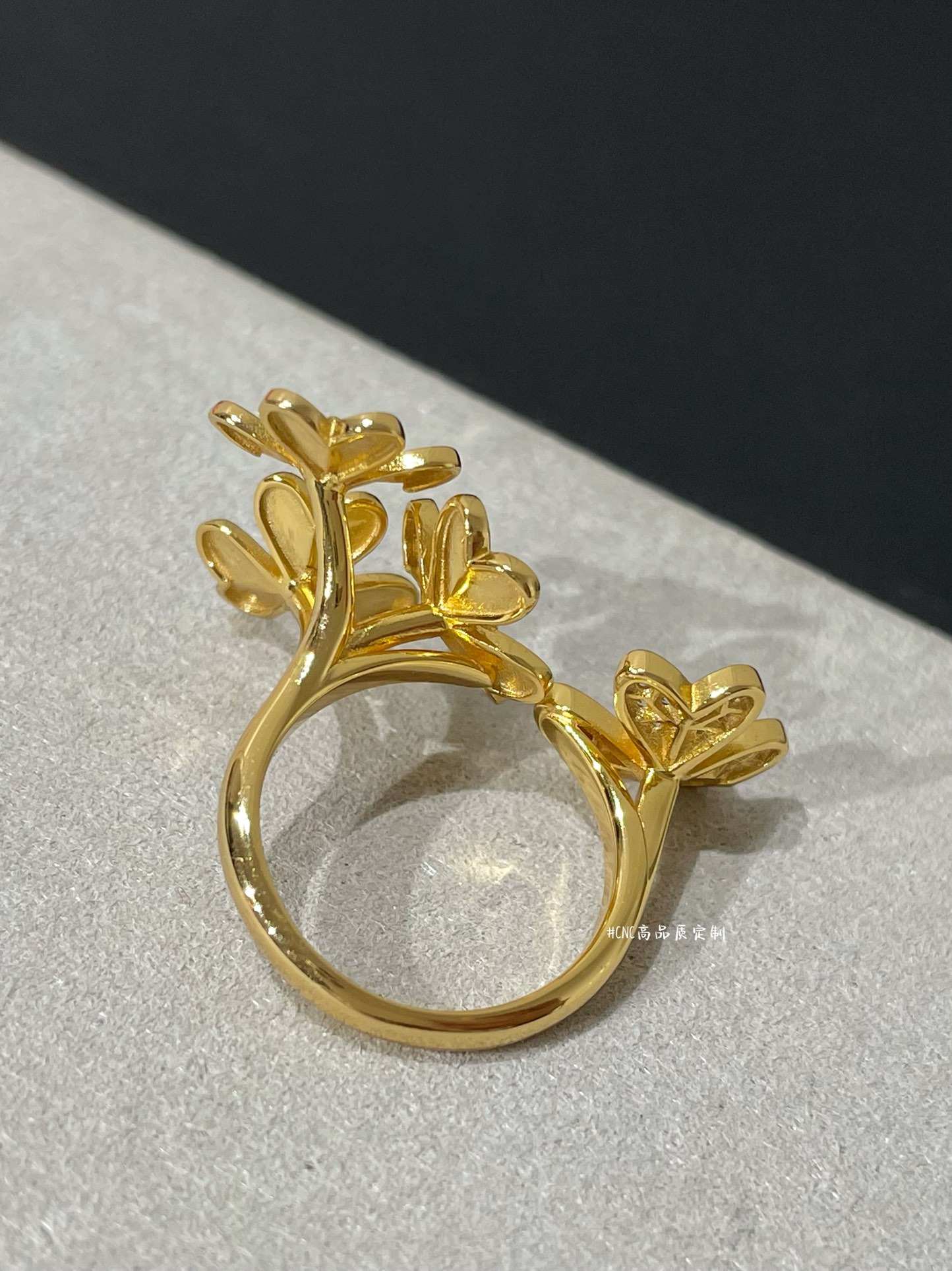 VCA Frivole Between the Finger Ring - Image 7