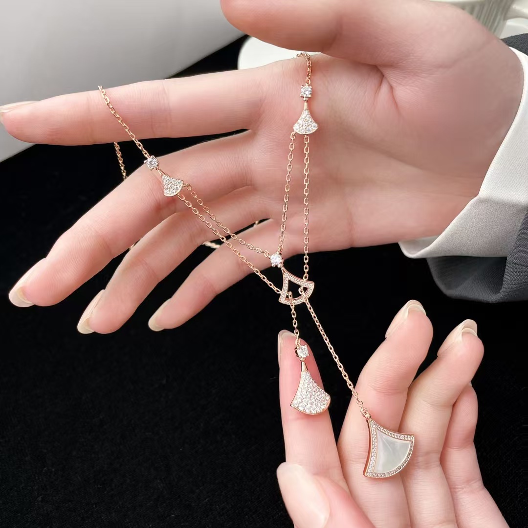 Bvlgari Divas' Dream Necklace - Image 5