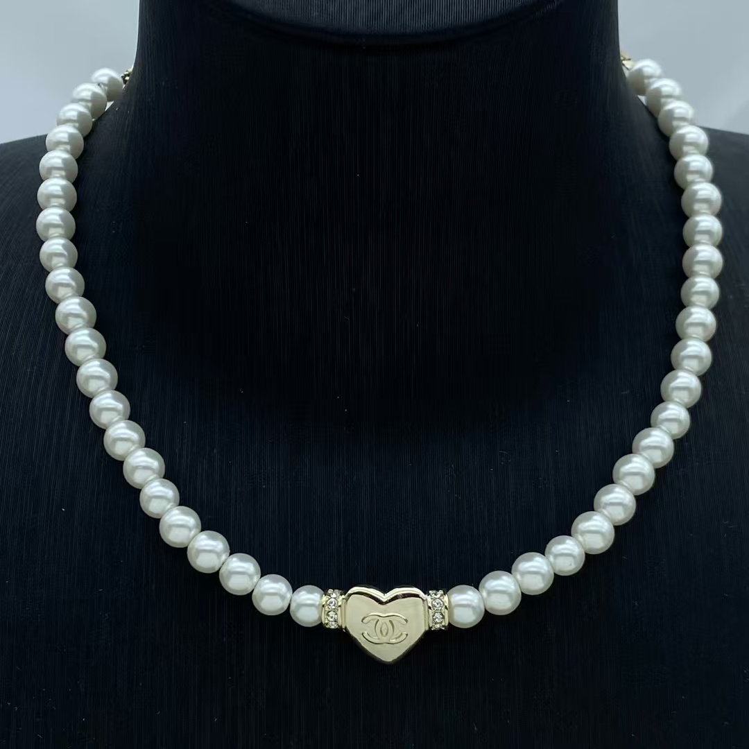 Chanel Gold Heart Pendant Pearl Necklace