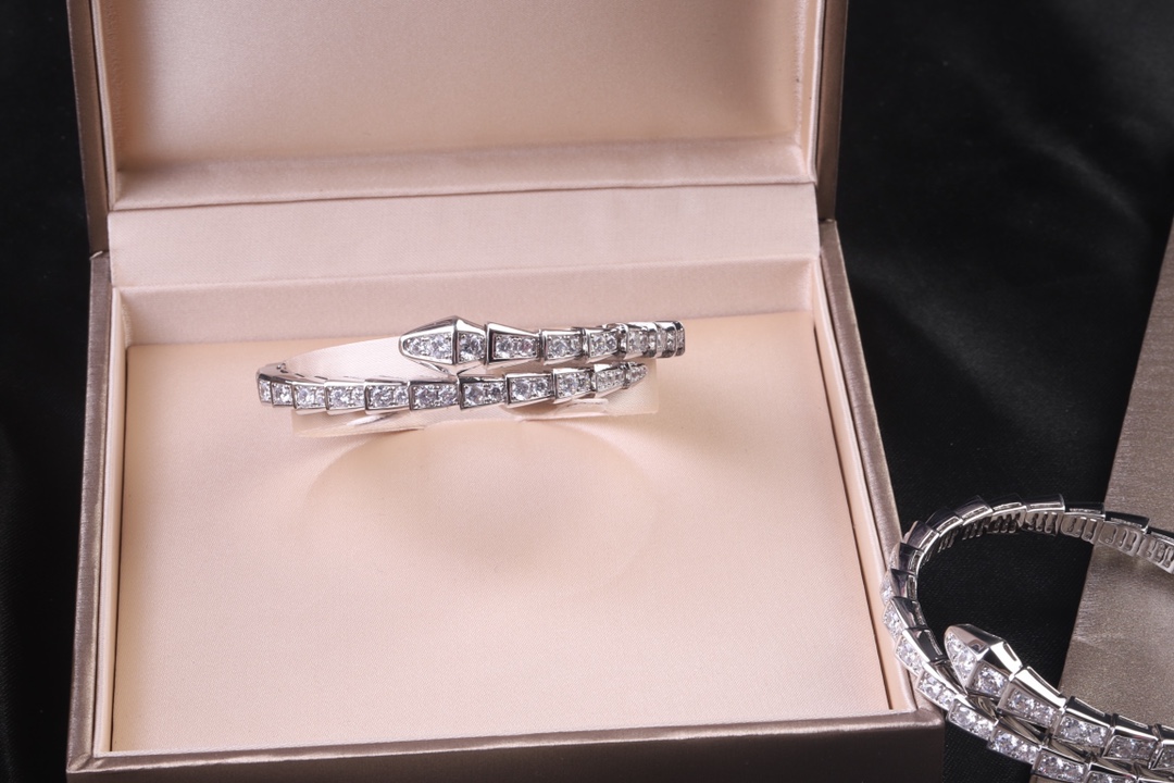Bvlgari Serpenti Viper Bracelet Diamond Bangle