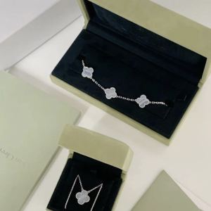 VCA Blue Chalcedony Clover Vintage Alhambra Pendant Necklace Bracelet