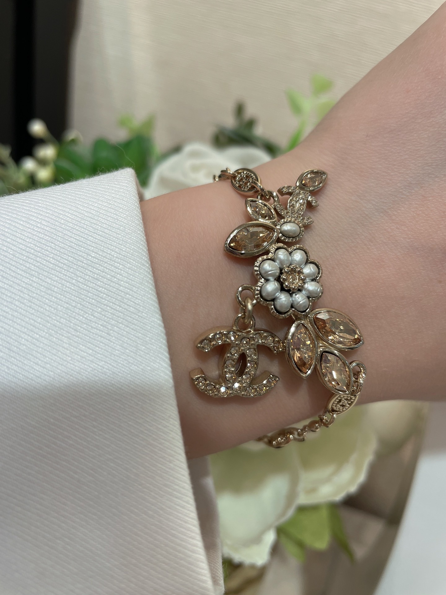 Chanel Ear of Wheat Pearl Flower Bracelet - Image 6