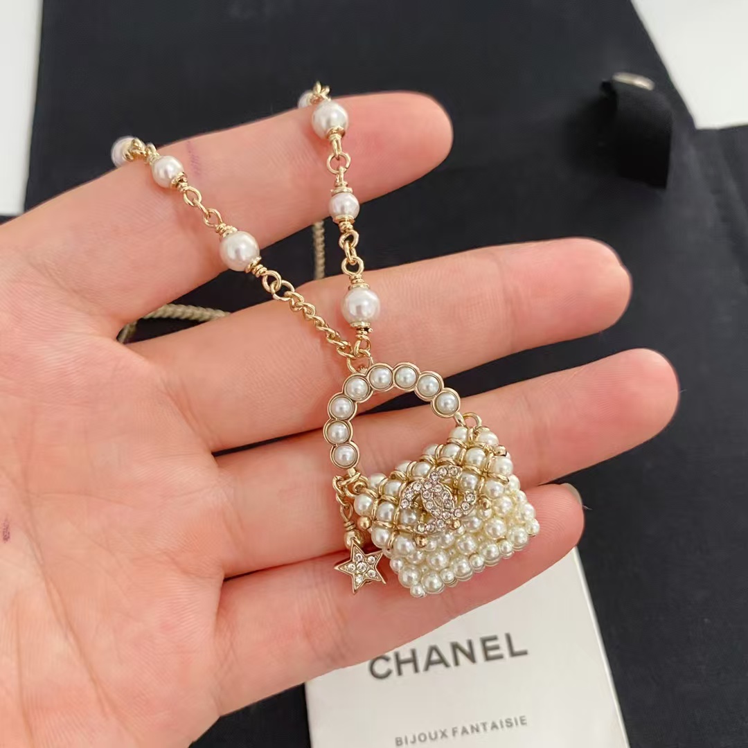 Chanel Pearl Bag Pendant Necklace - Image 4