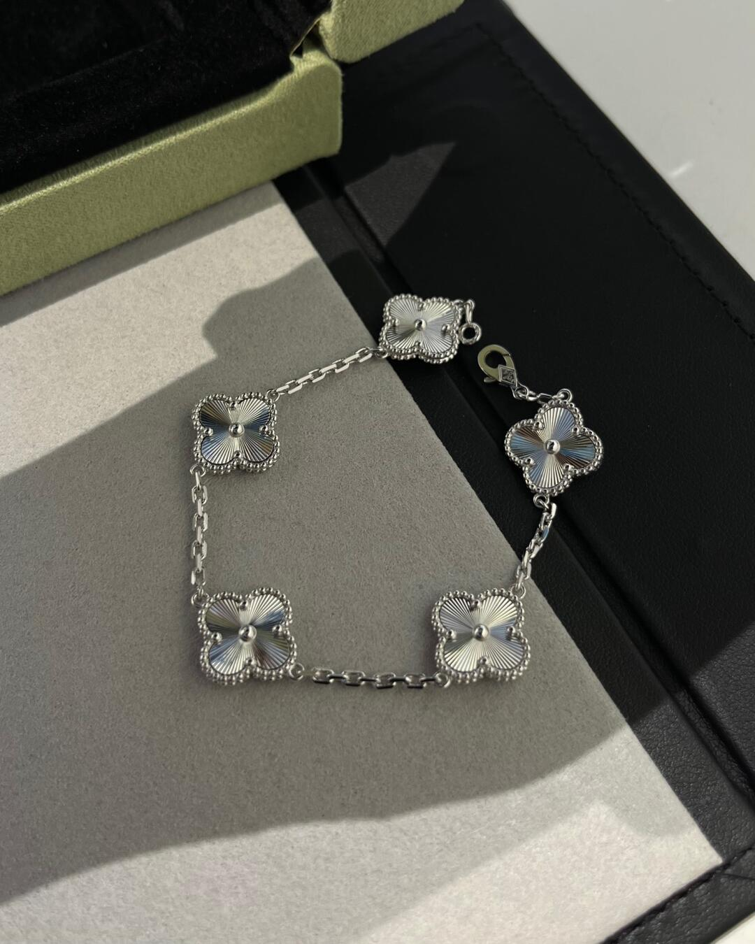 VCA Laser Silver 5 Motifs Vintage Alhambra Bracelet - Image 3