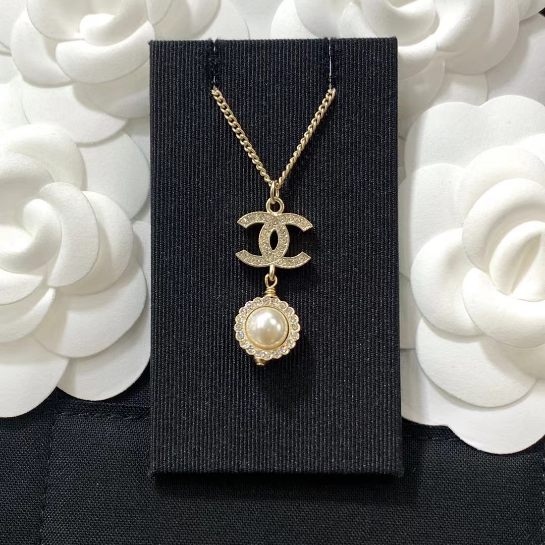 Chanel Minimalist Double C Pearl Drop Necklace - Image 2