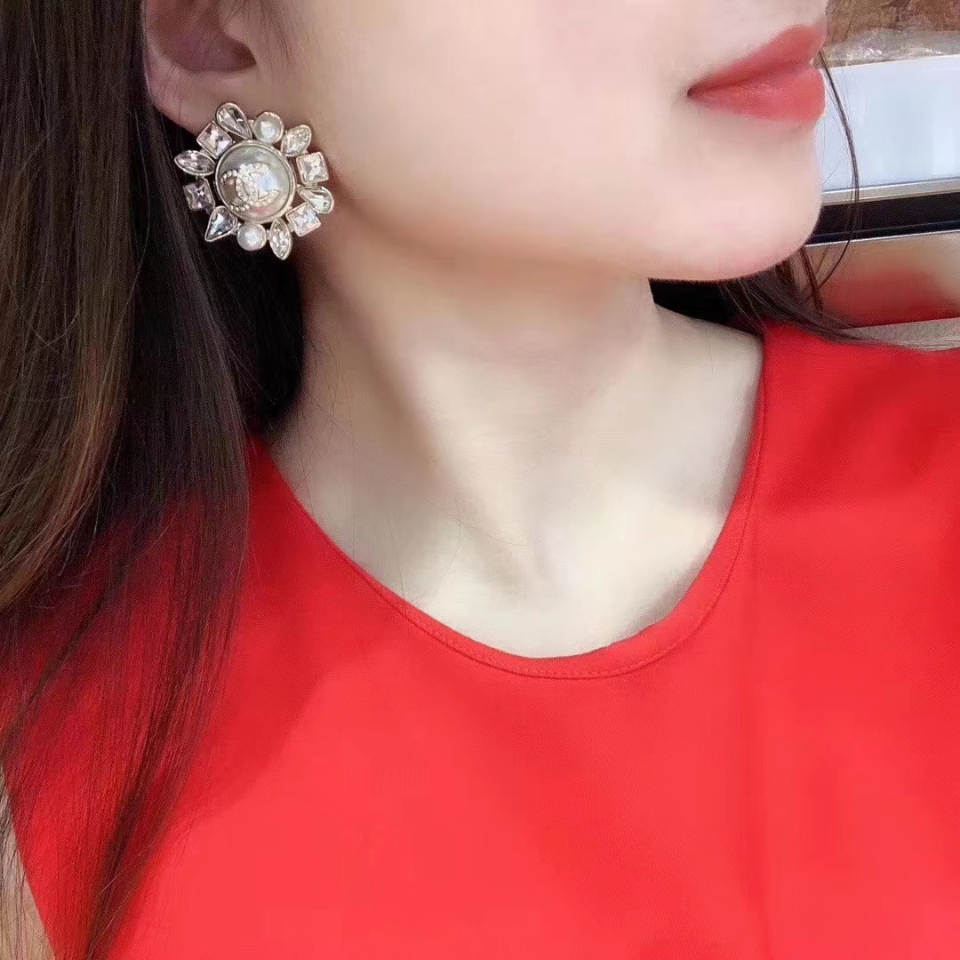 Chanel Large Round White Stud Earrings - Image 6