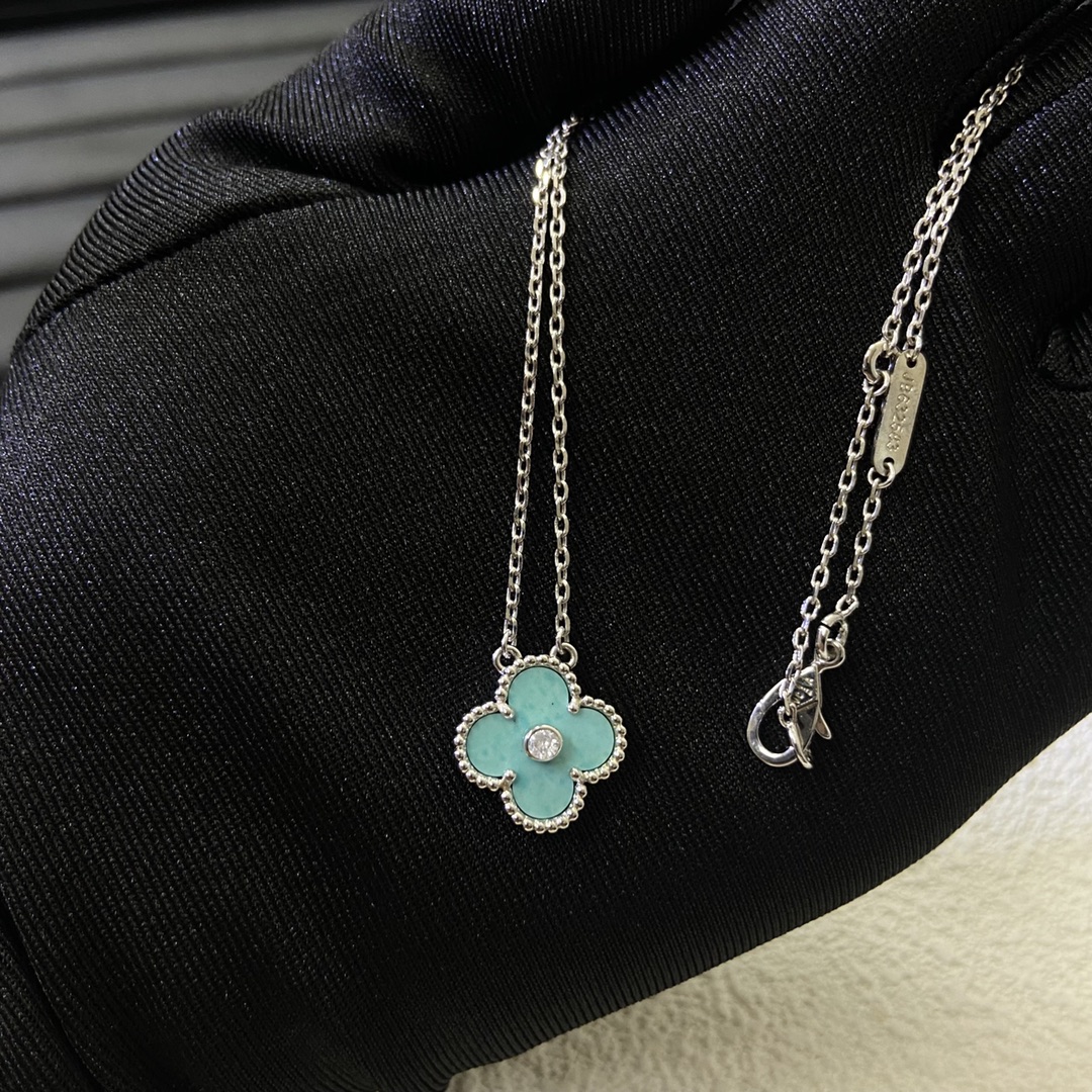 VCA Amazonite Vintage Alhambra Pendant Necklace, 1 Motif - Image 5