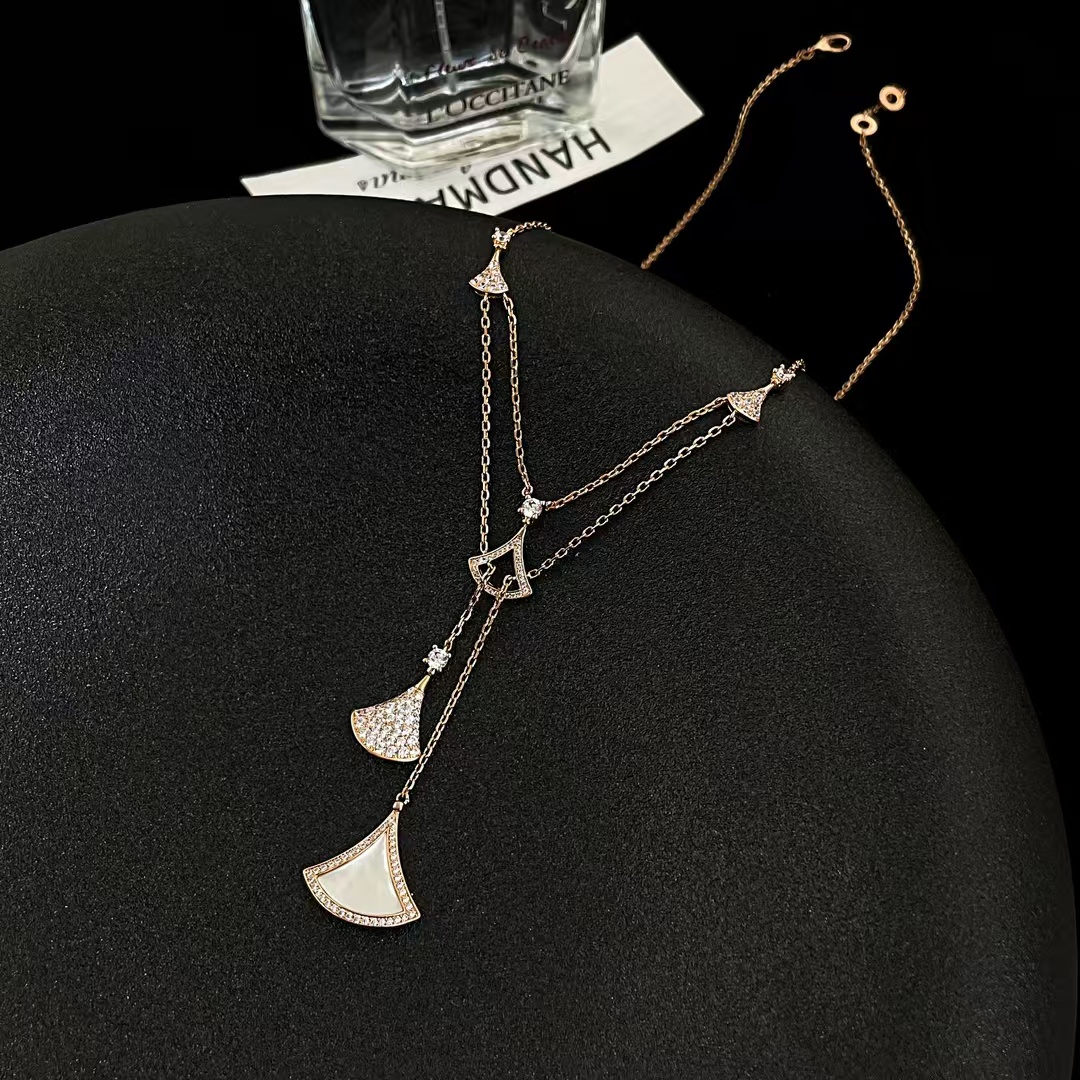 Bvlgari Divas' Dream Necklace - Image 7