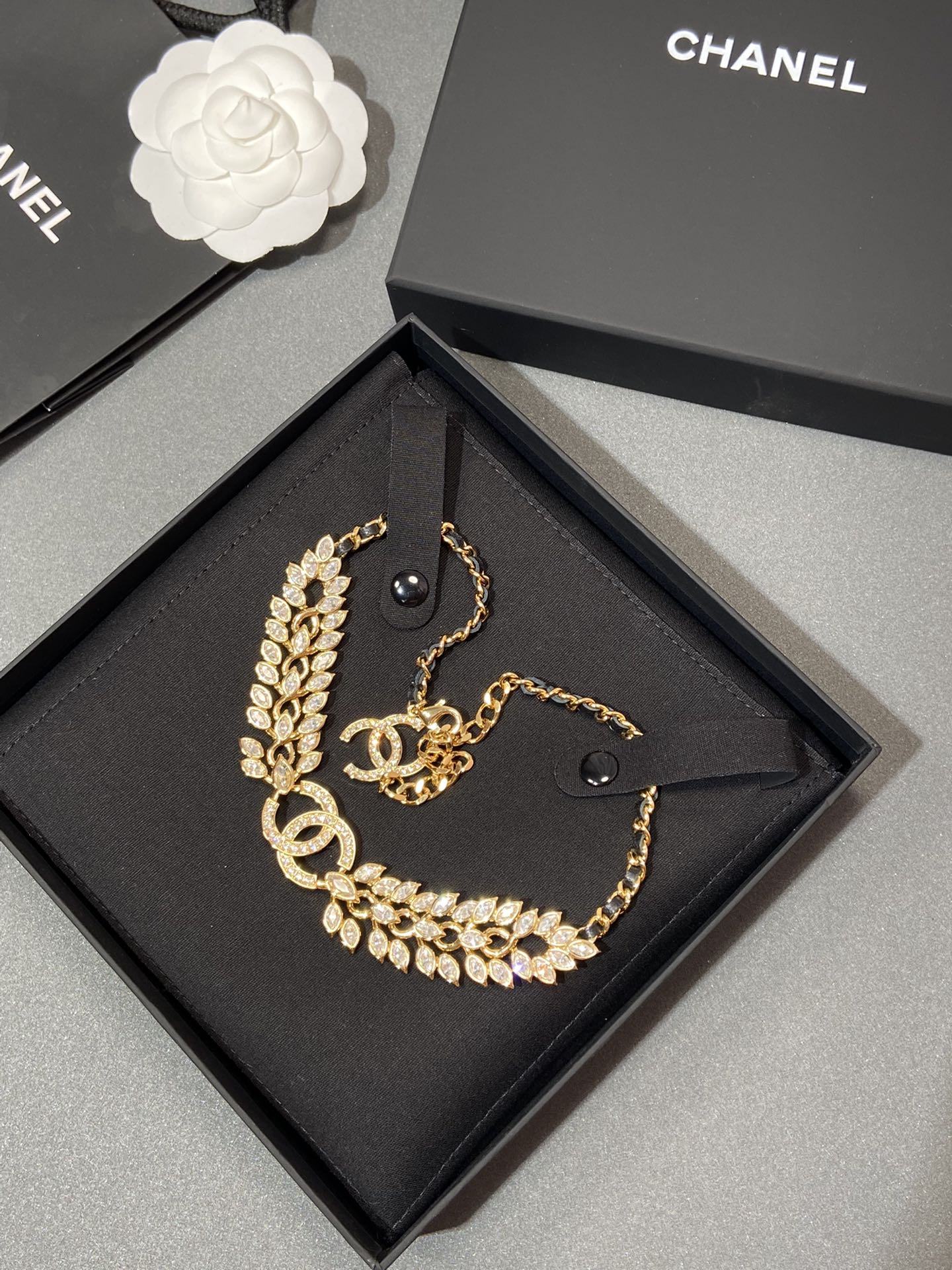 Luxury Chanel Ear of Wheat Necklace - Image 3