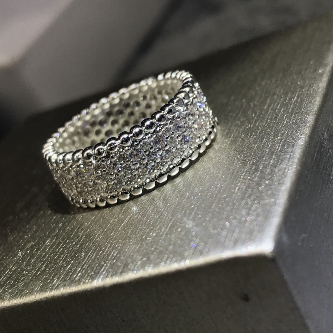 VCA Wide Perlee Diamonds Ring - Image 8