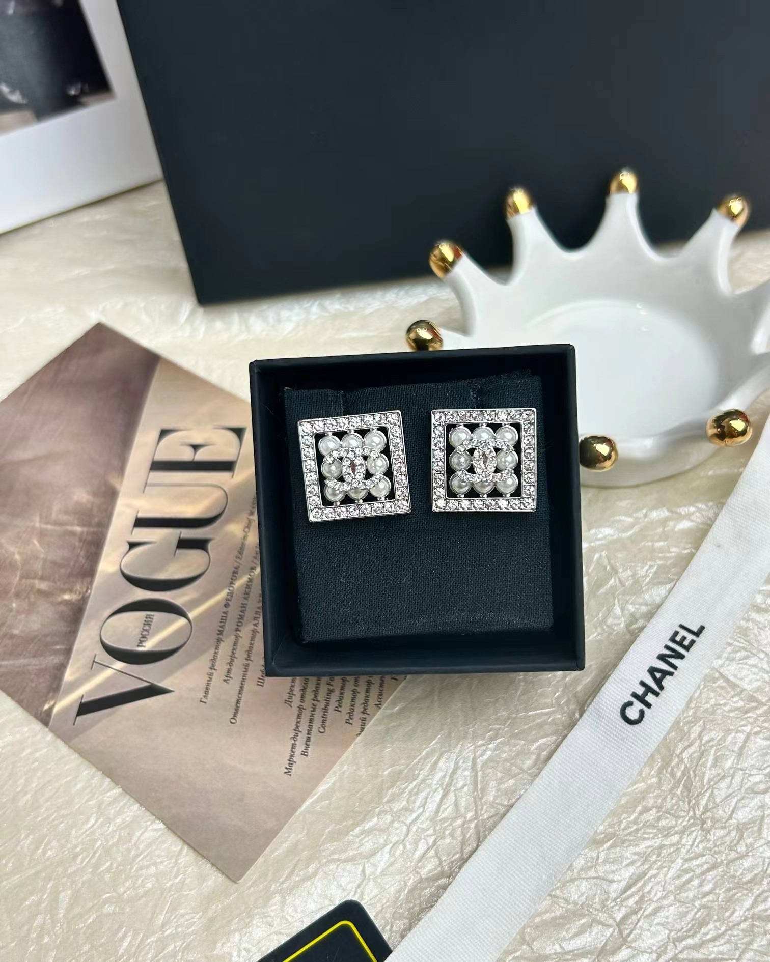 Chanel Square Diamond and Pearl Earrings - Image 4