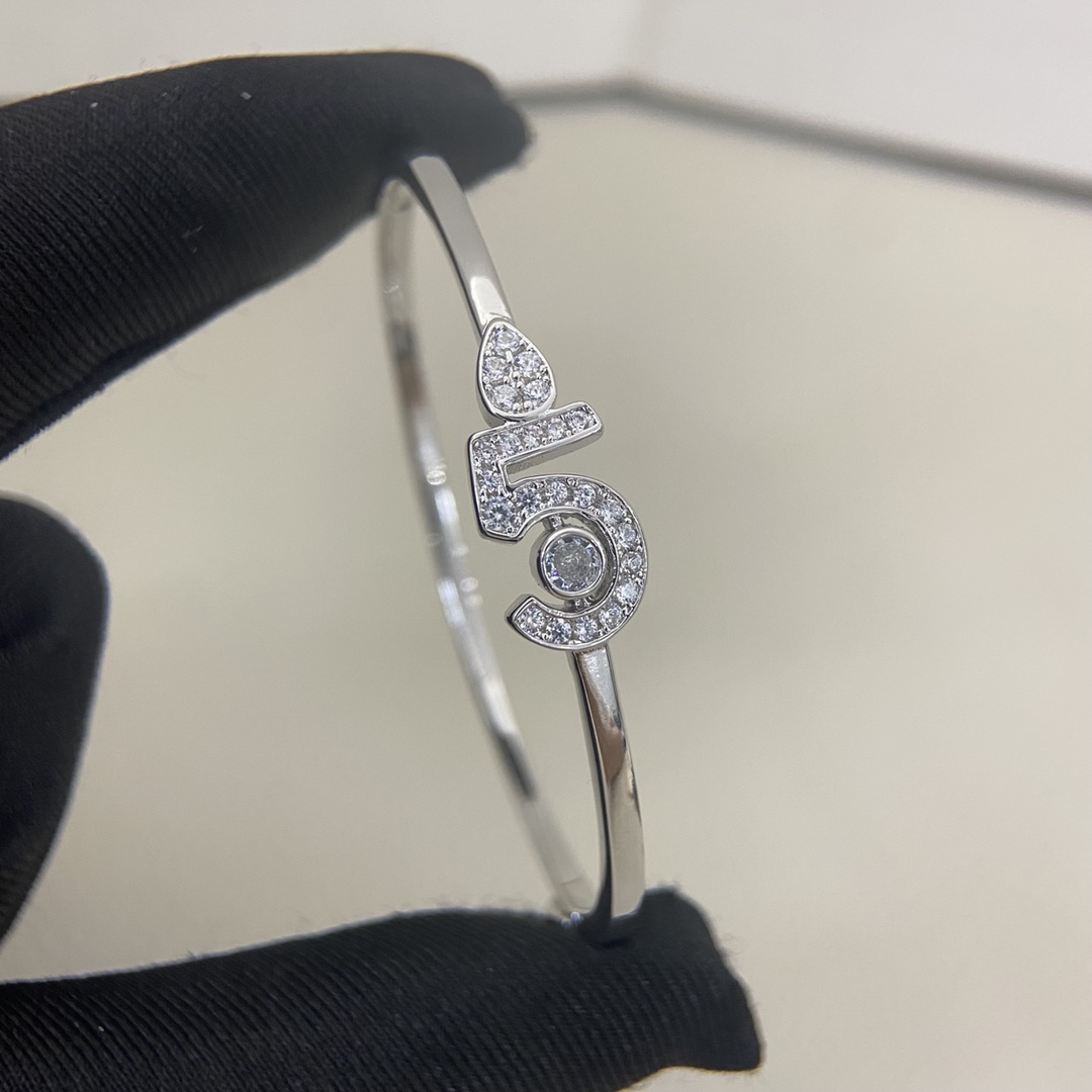 Chanel Water Drop NO.5 Bangle Bracelet - Image 3