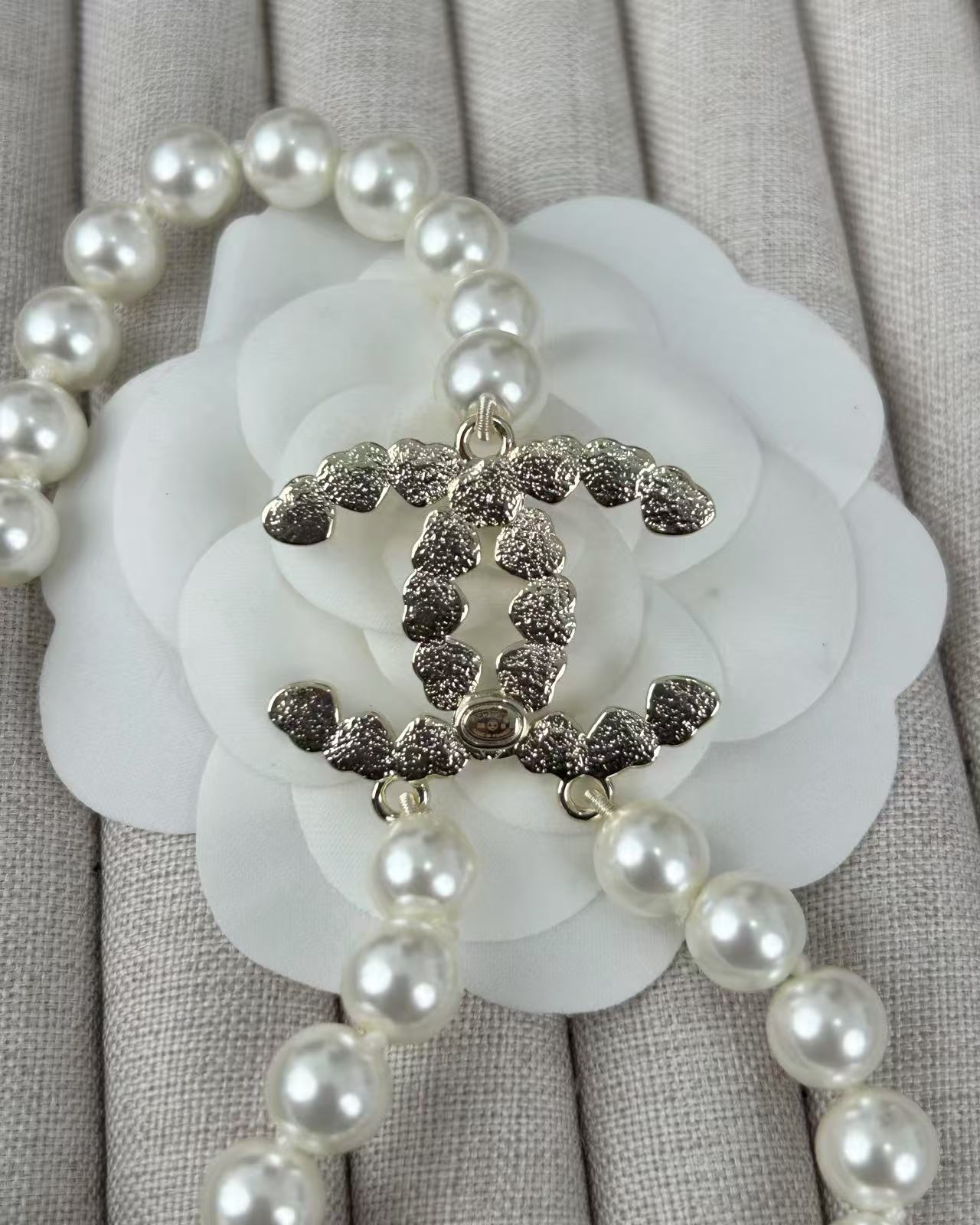 Chanel Elegant Two Layers Pearl Necklace - Image 6