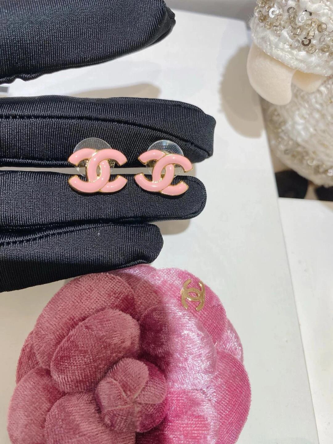 Chanel Pink Enamel CC Earrings - Image 3