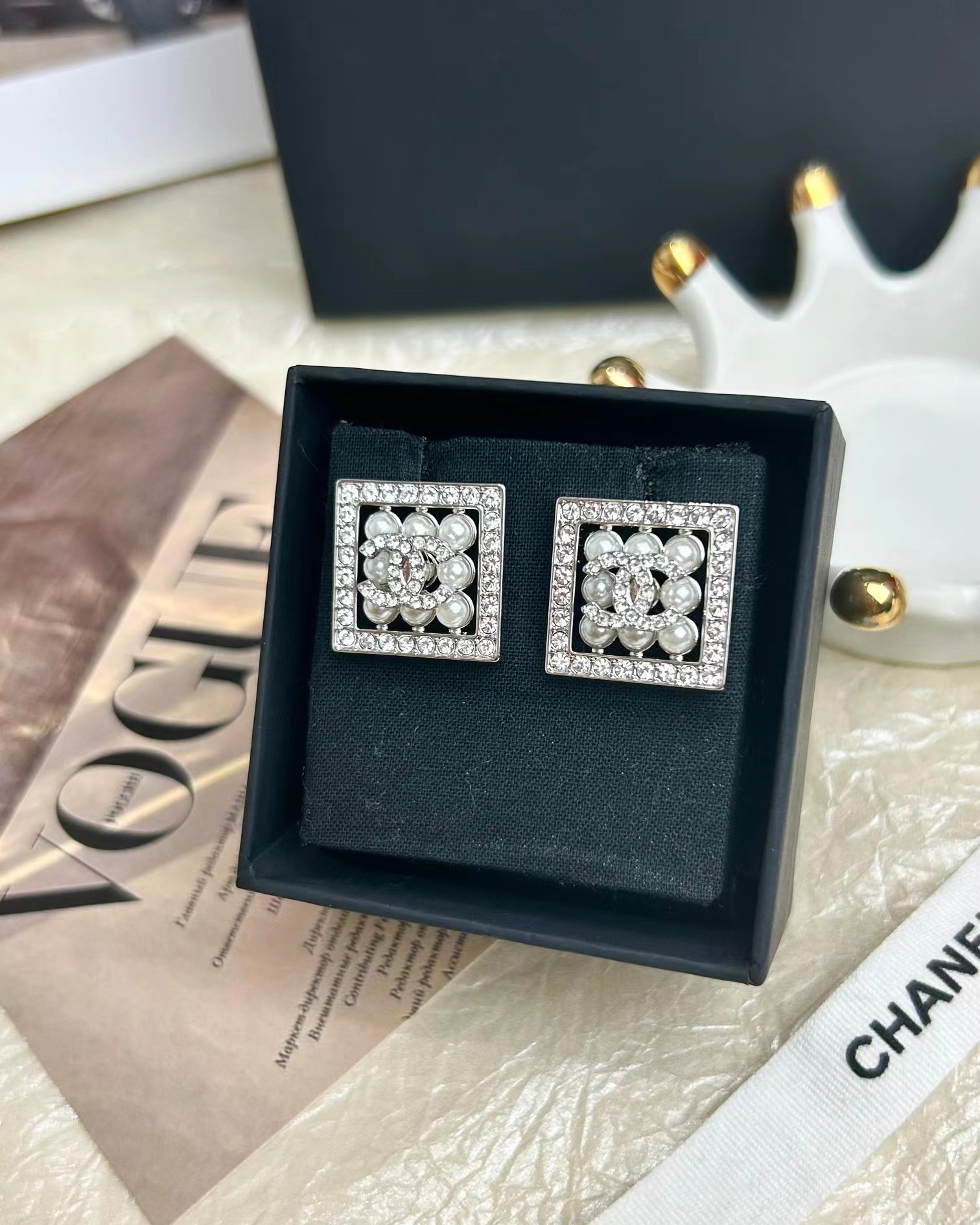 Chanel Square Diamond and Pearl Earrings - Image 5
