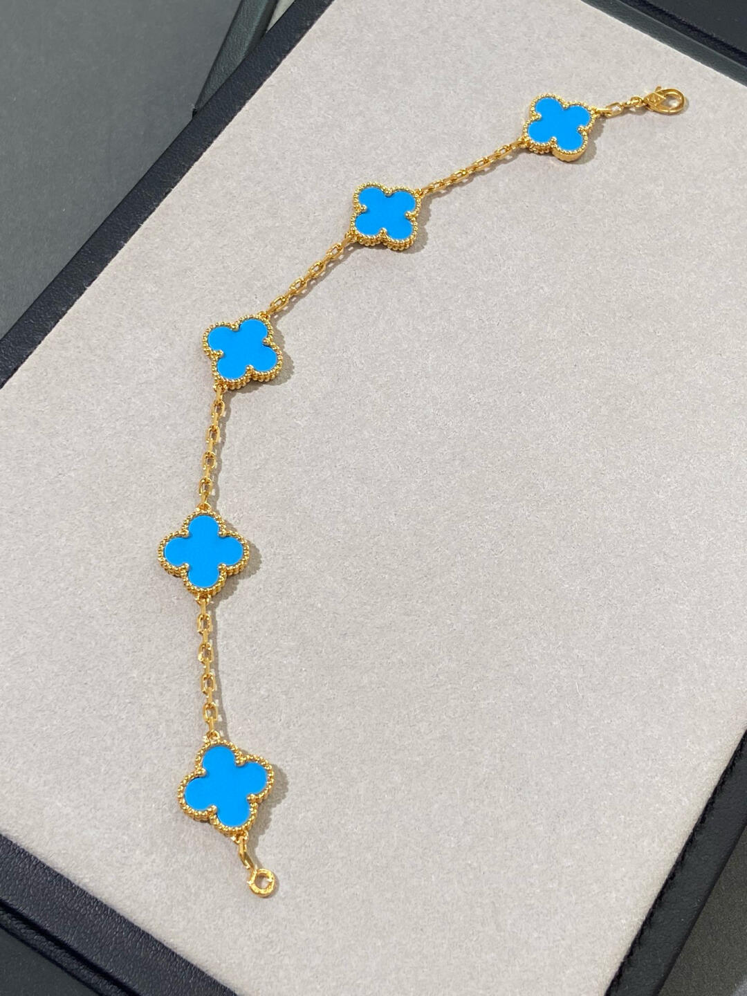 VCA Blue Agate VIntage Alhambra Bracelet, 5 Motifs - Image 3