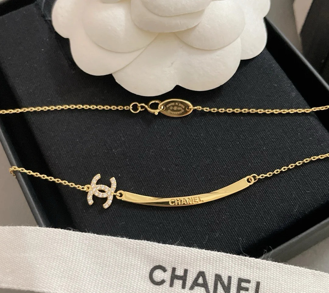 Chanel Smile Necklace Minimalistic - Image 6