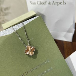 VCA Silver Gold Vintage Alhambra Pendant Necklace, 1 Motif
