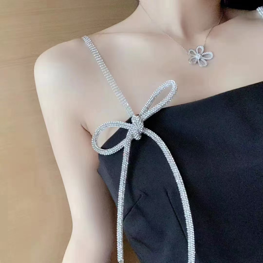 VCA Flowerlace Pendant Necklace - Image 2