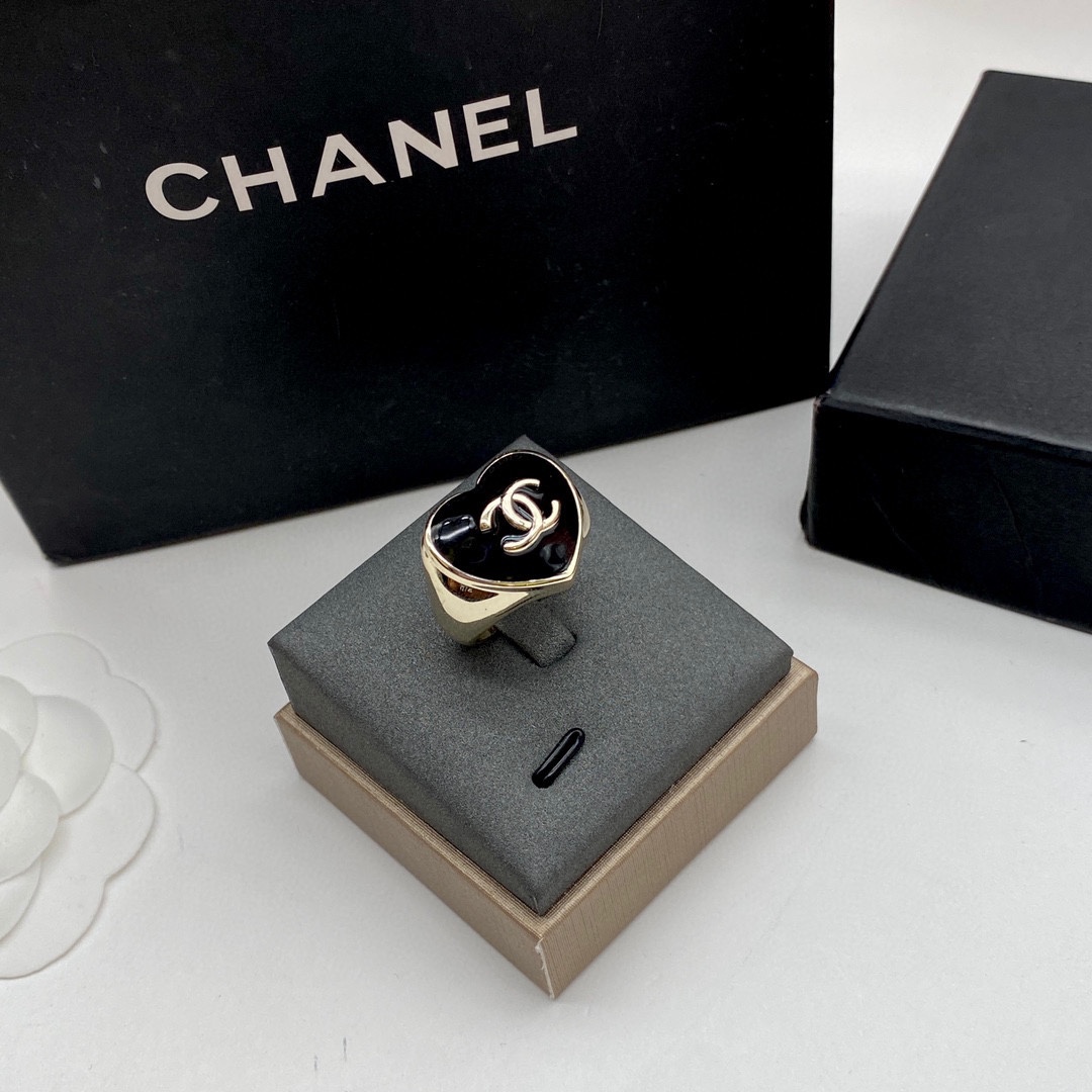 Chanel Black Enamel Heart Light Gold Ring - Image 3