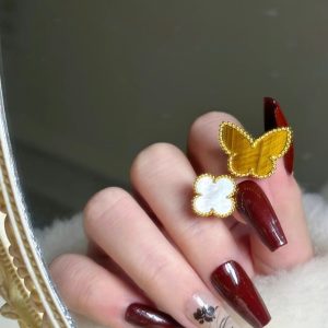 VCA Lucky Alhambra Between the Finger Ring