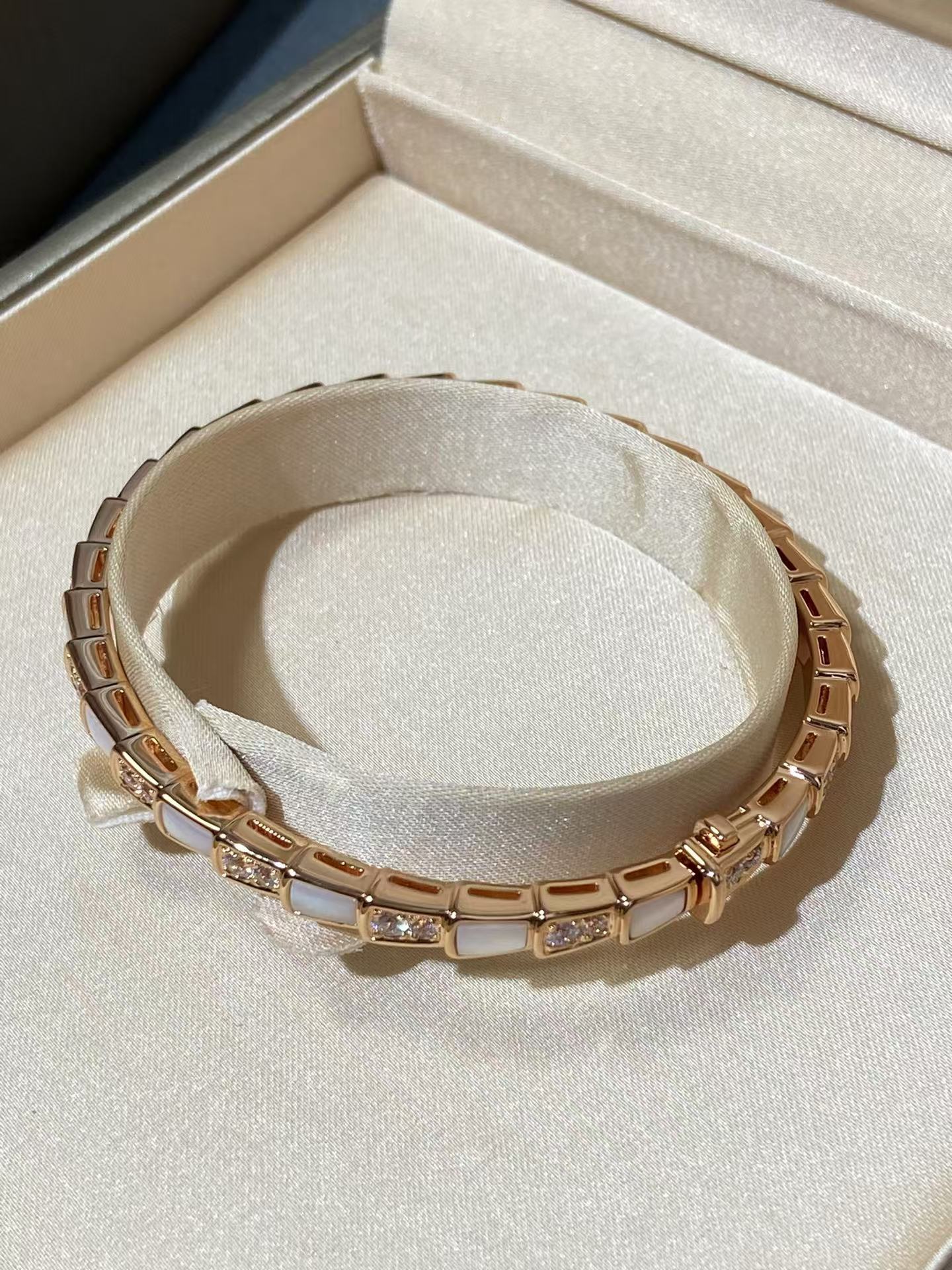 Bvlgari Serpenti Viper Bracelet Bangle in Rose Gold - Image 3
