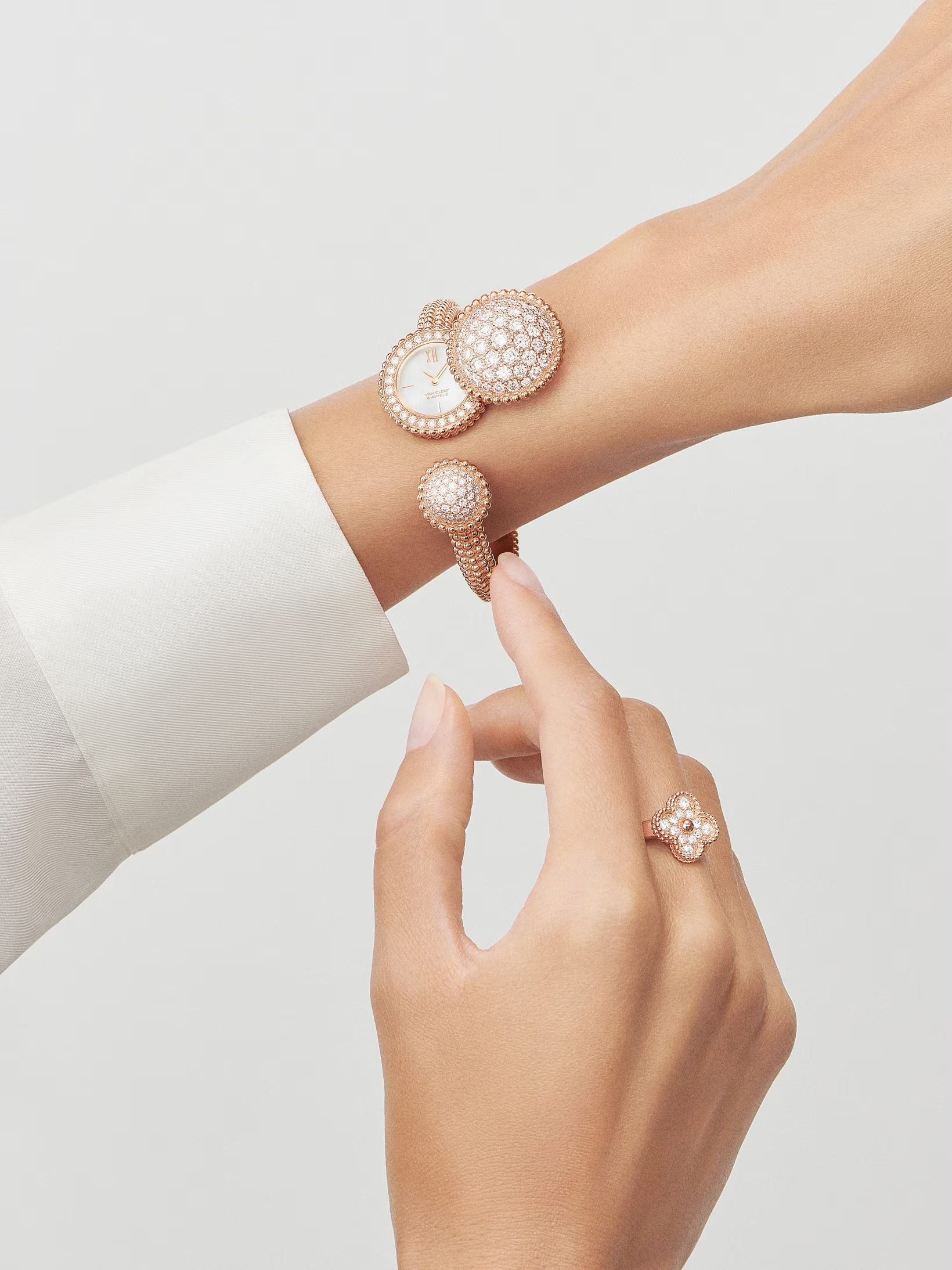 VCA Diamond Vintage Alhambra Ring - Image 8