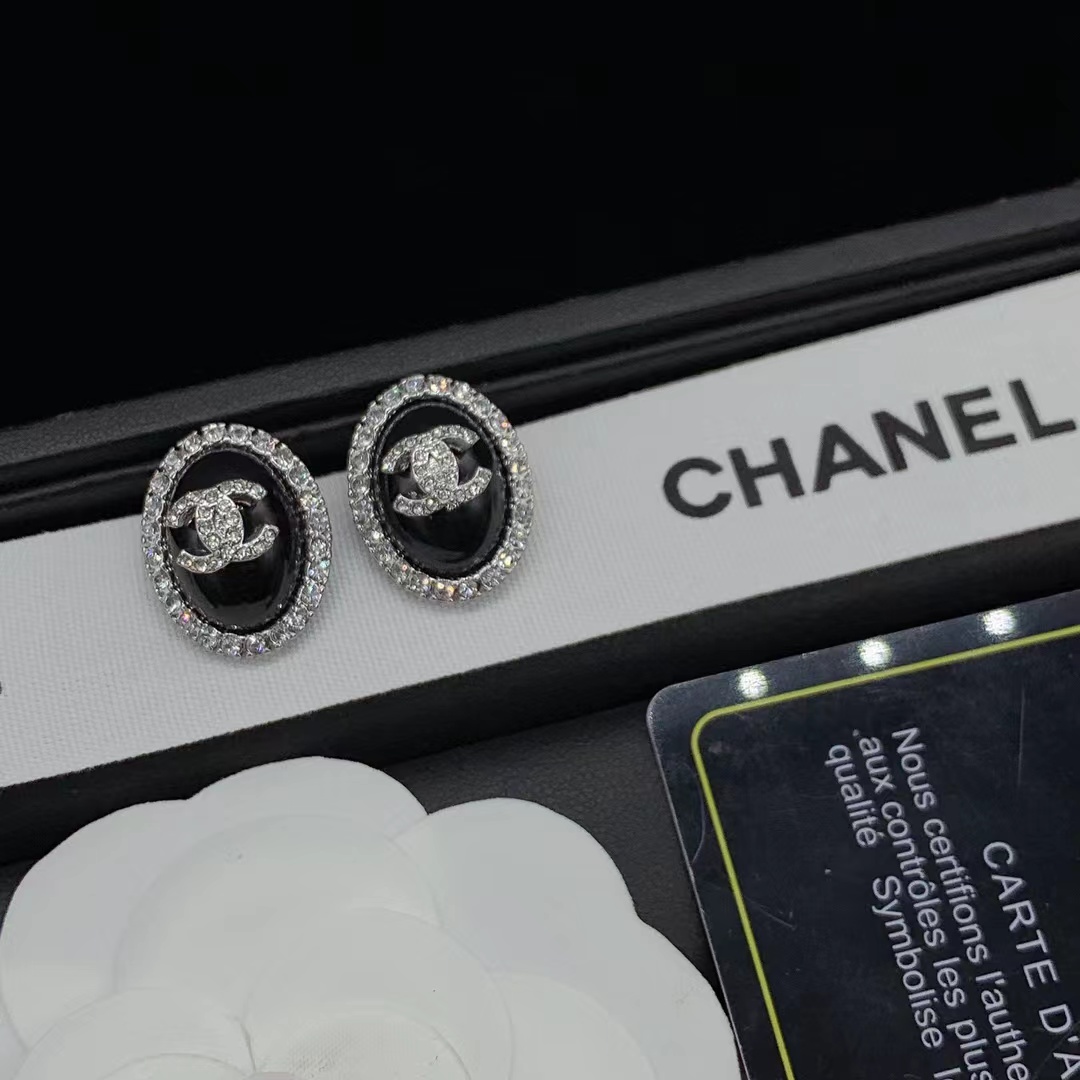 Chanel Oval Black Earrings - Image 6