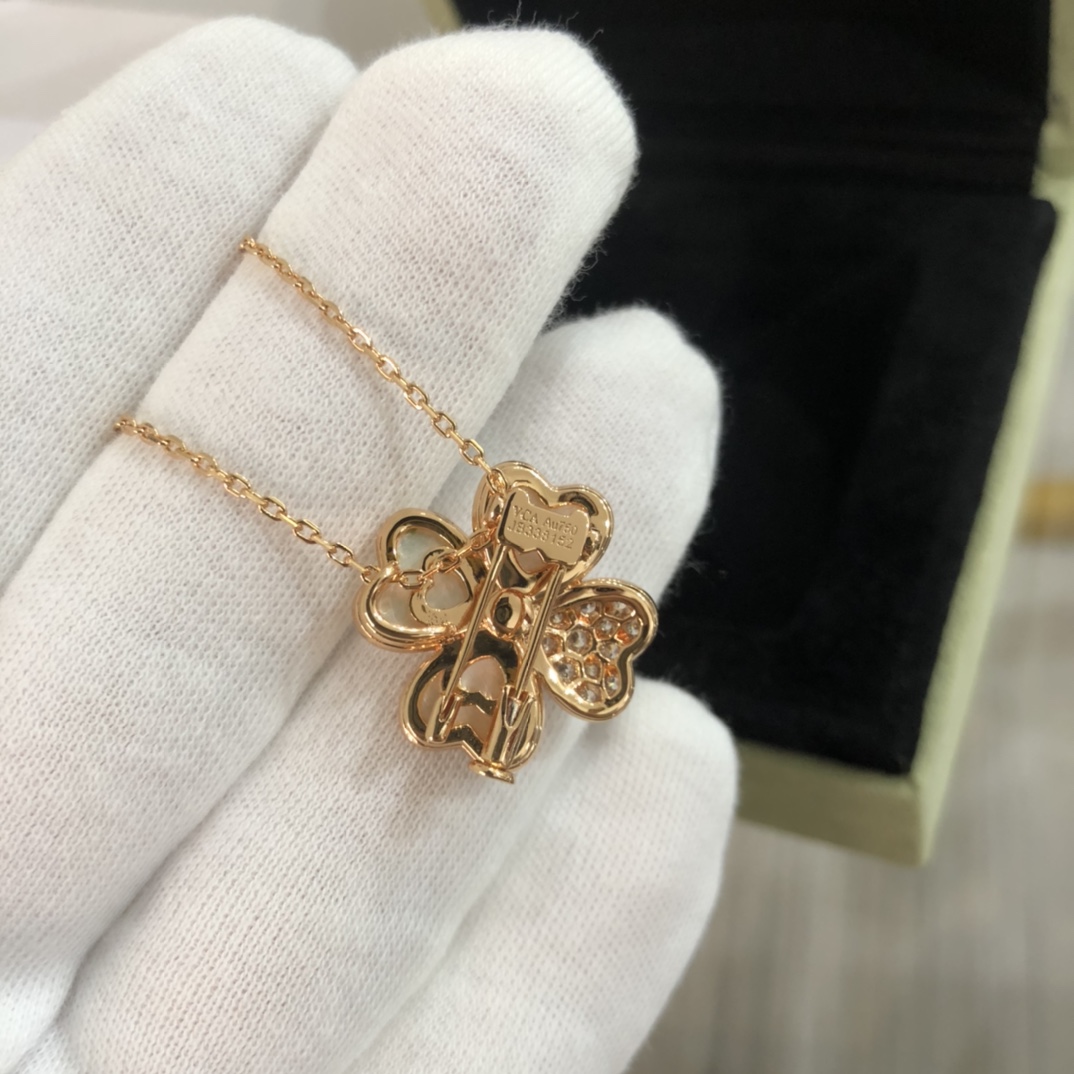 VCA Clover Detachable Pendant Necklace & Brooch 2-in-1 - Image 10