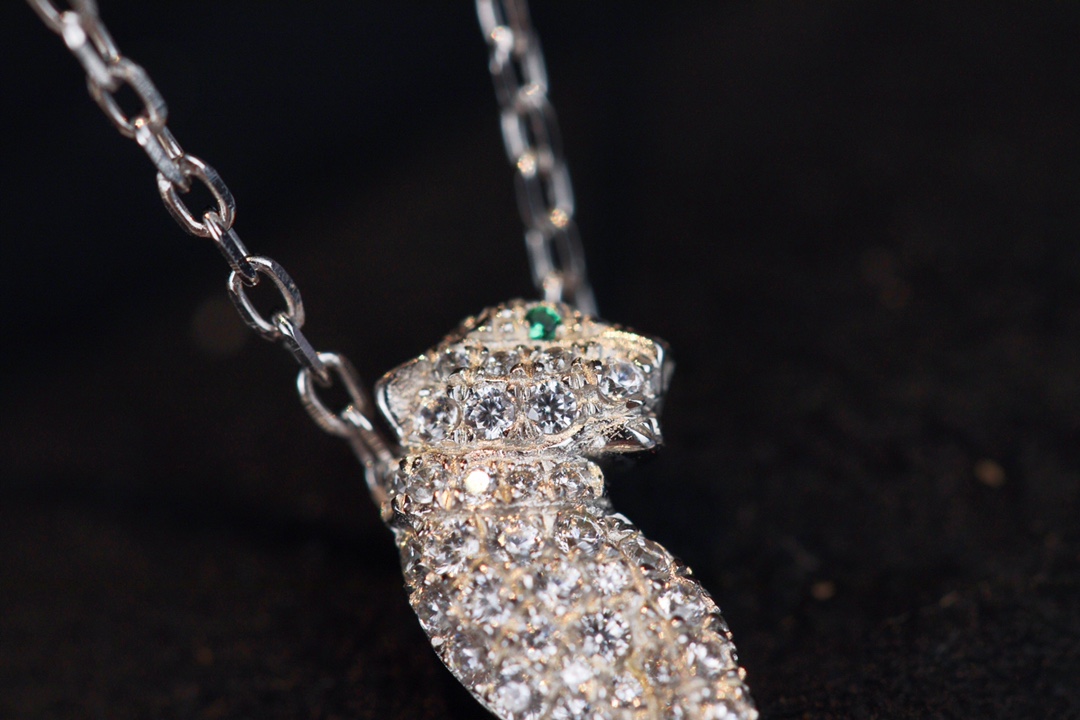 Cartier Full Diamond Paved Silver Leopard Panthère de Necklace - Image 7
