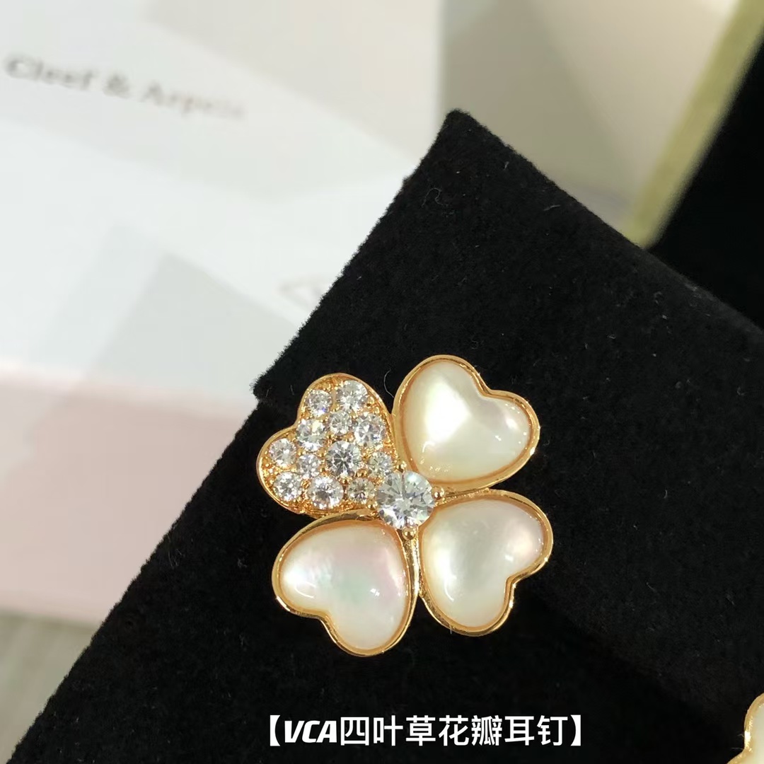VCA Cosmos Earrings - Image 5
