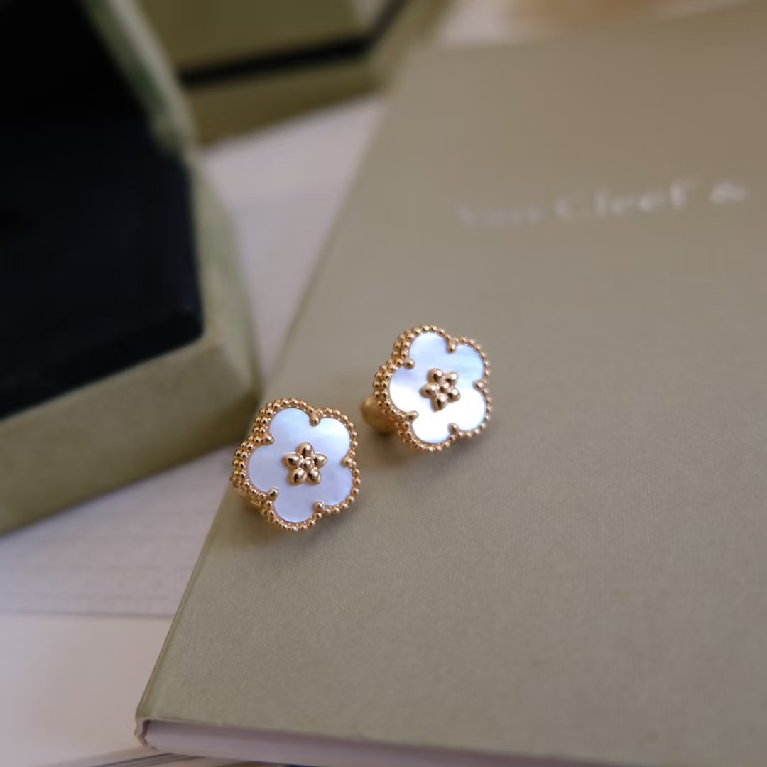 VCA Lucky Spring Earrings, Plum Blossom - Image 3