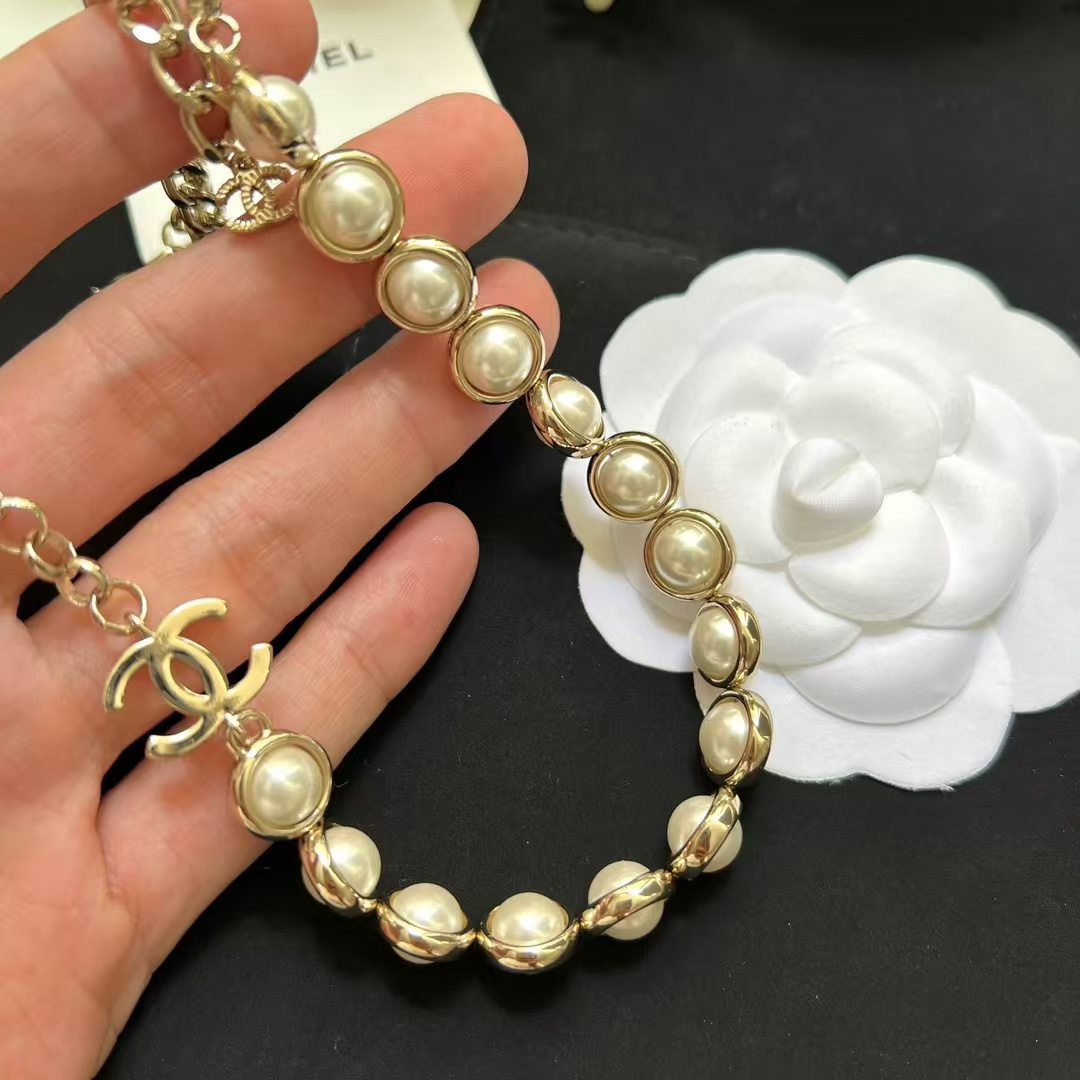 Chanel Half Chain Half Ehancered Pearl Necklace - Image 5