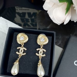 Chanel Vintage Teardrop Pearl Dangle Earrings