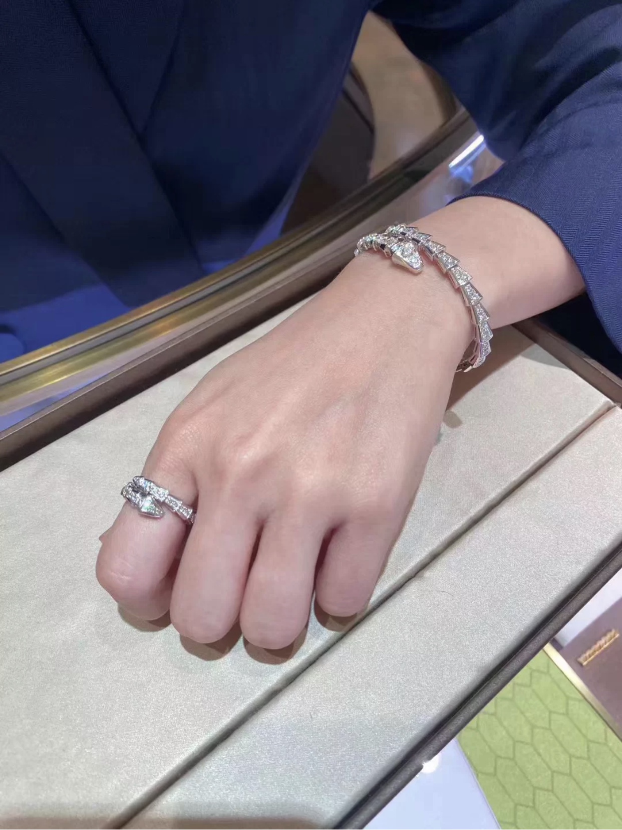 Bvlgari Serpenti Viper Bracelet Diamond Bangle - Image 4