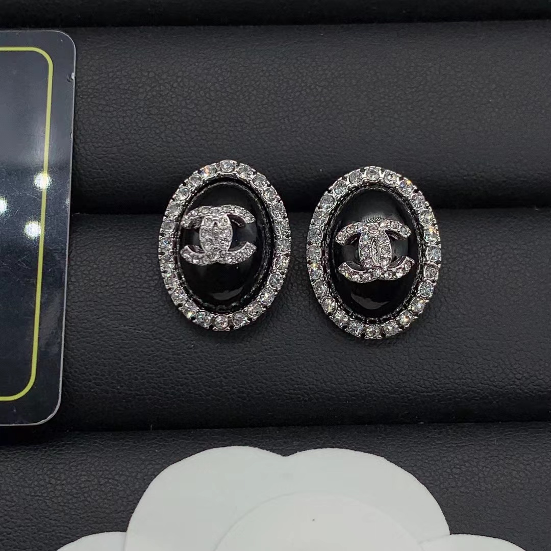 Chanel Oval Black Earrings - Image 3